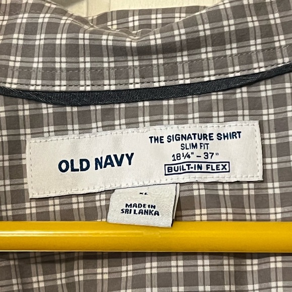Men’s Old Navy Button Down Dress Shirt - Picture 3 of 3